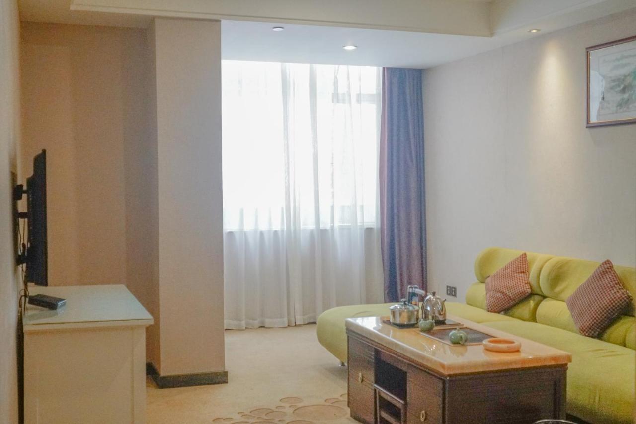 Paco Hotel Tianhe Coach Terminal Metro Satation Guangzhou-Free Shuttle Bus For Canton Fair ภายนอก รูปภาพ