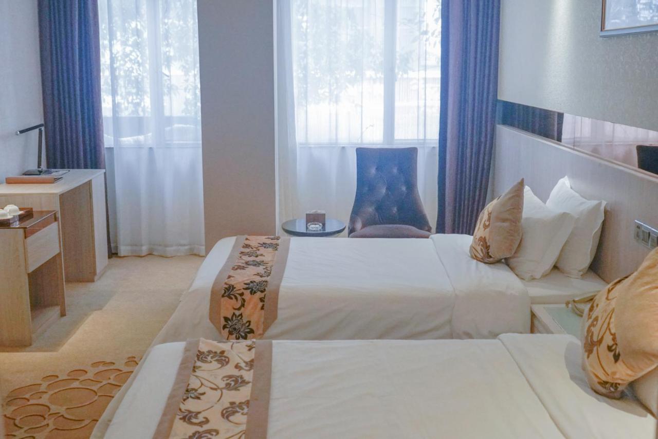 Paco Hotel Tianhe Coach Terminal Metro Satation Guangzhou-Free Shuttle Bus For Canton Fair ภายนอก รูปภาพ