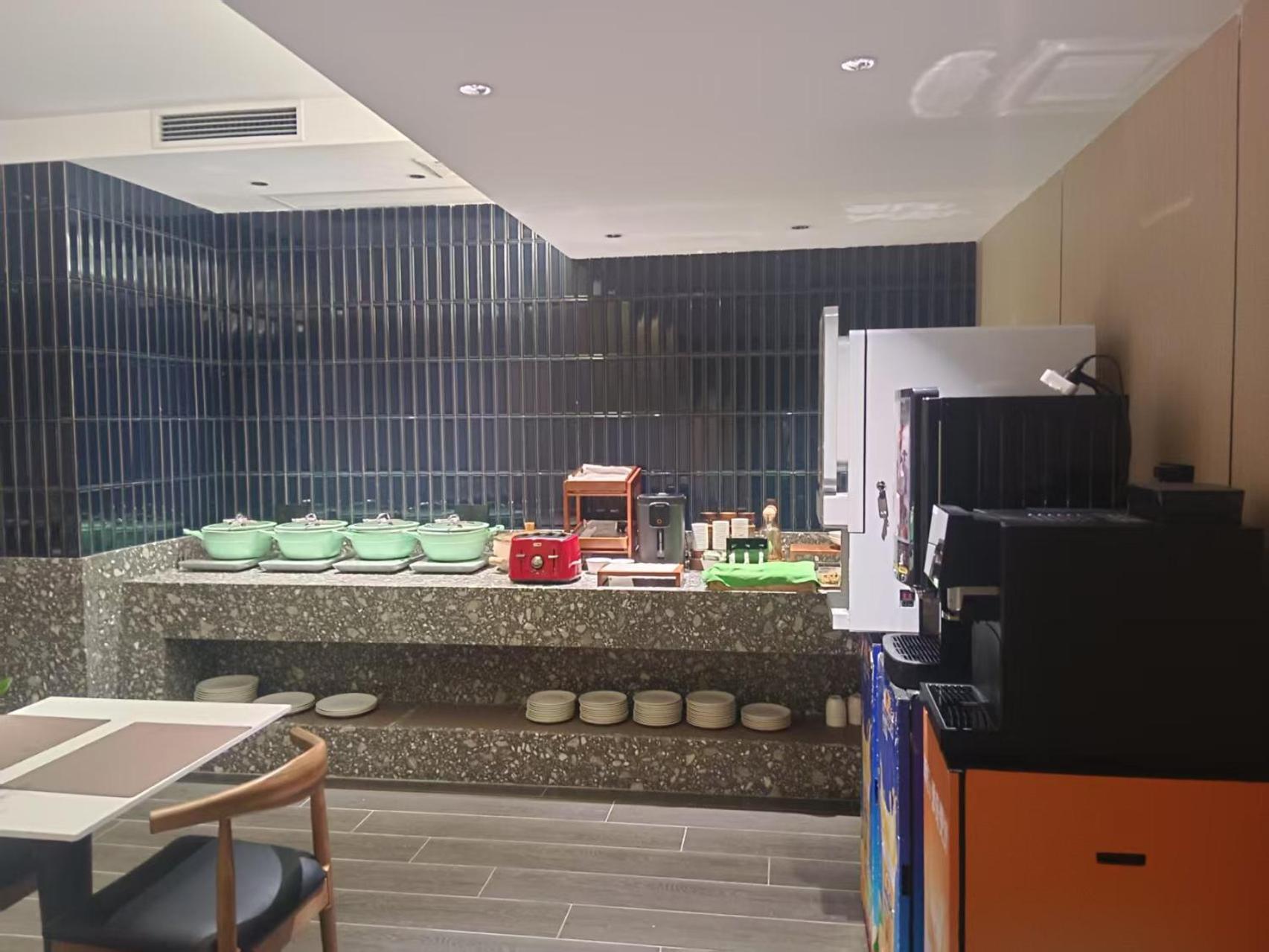 Paco Hotel Tianhe Coach Terminal Metro Satation Guangzhou-Free Shuttle Bus For Canton Fair ภายนอก รูปภาพ